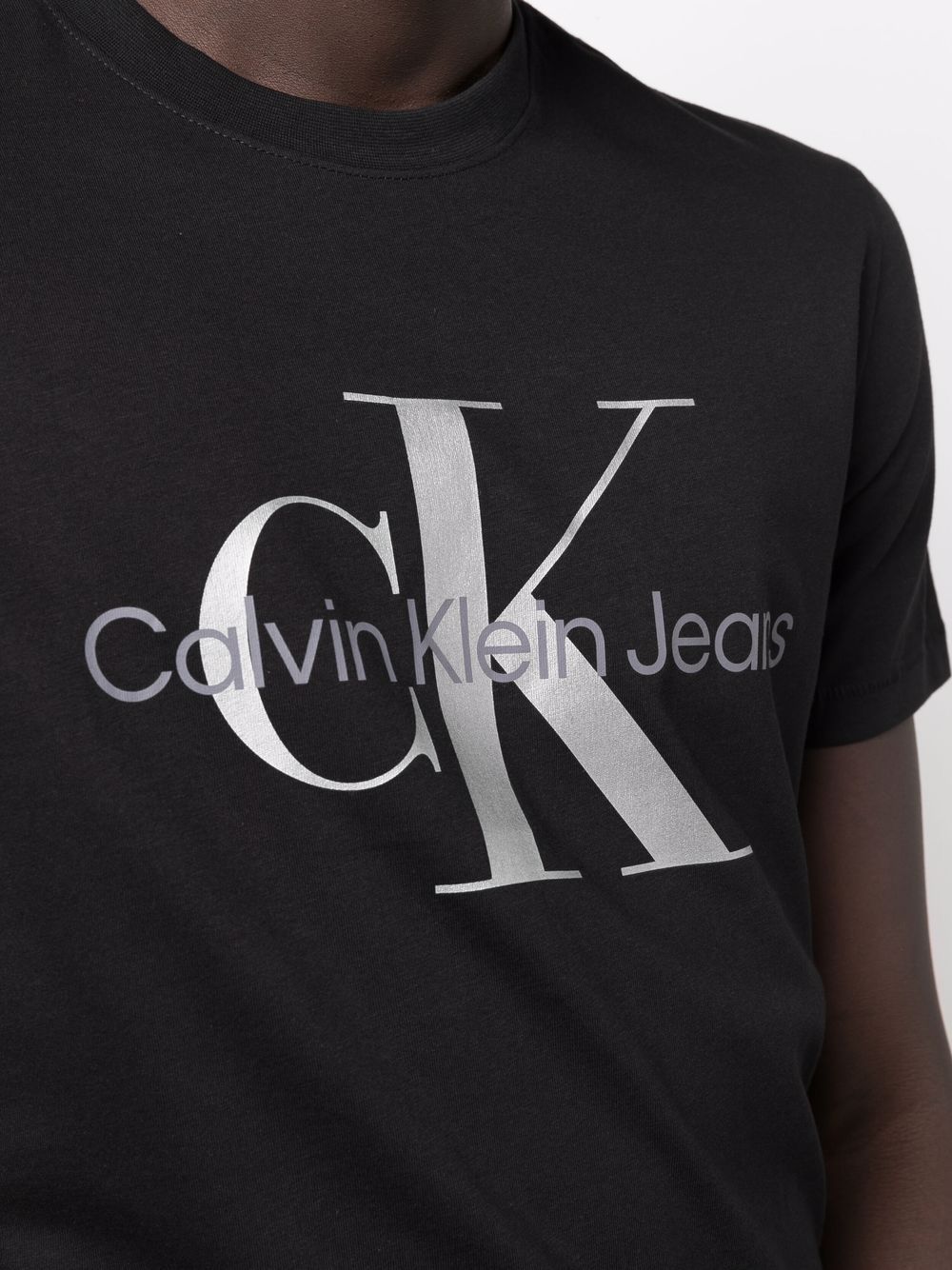 CALVIN KLIEN T-SHIRT