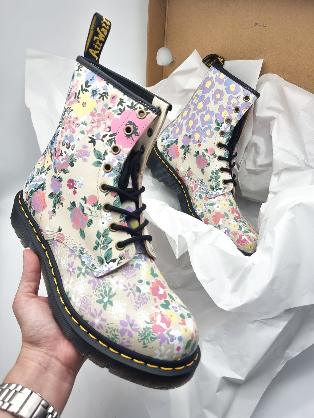 DR. MARTENS 1460 FLORAL MASH-UP CREAM