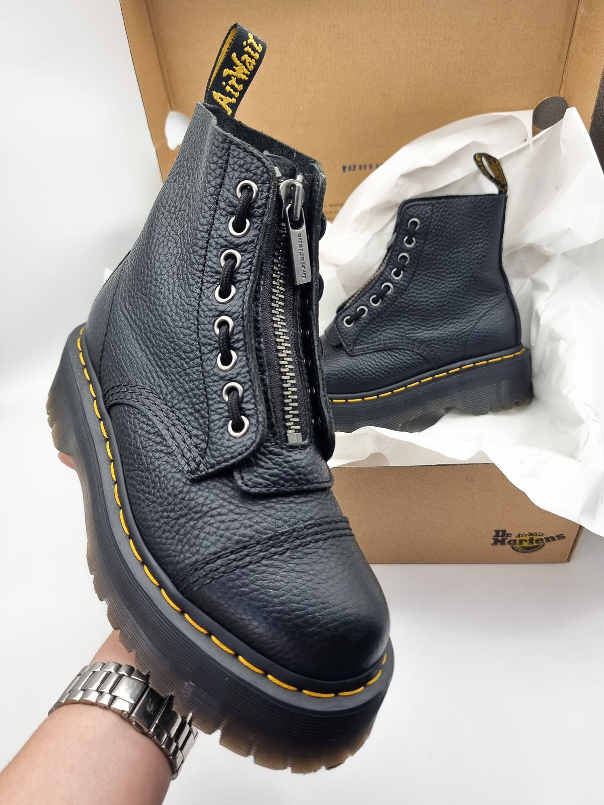 DR. MARTENS SINCLAIR BLACK MILLED LEATHER