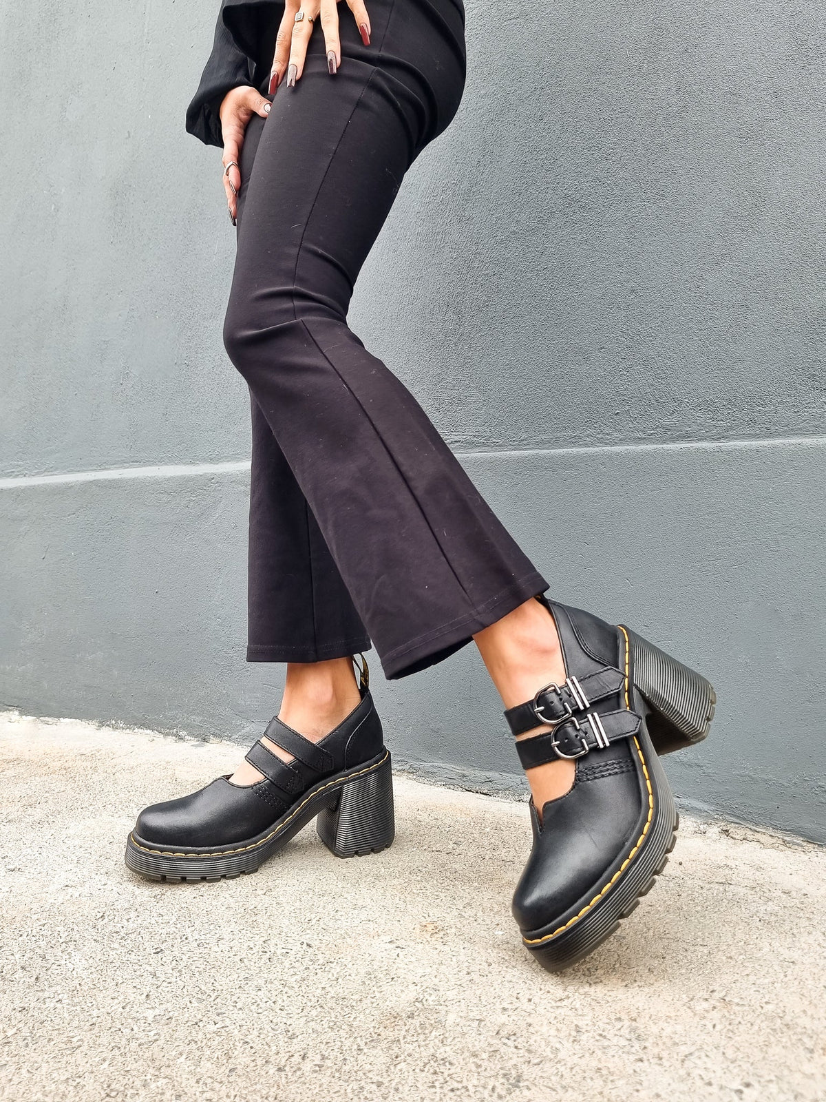 DR. MARTENS EVIEE BLACK