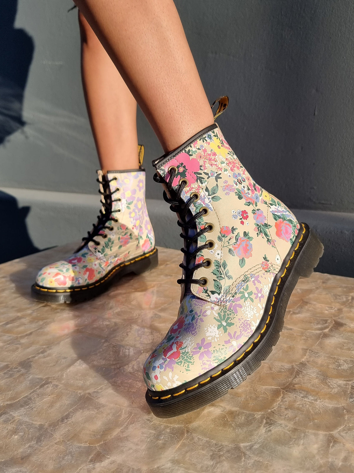 DR. MARTENS 1460 FLORAL MASH-UP CREAM