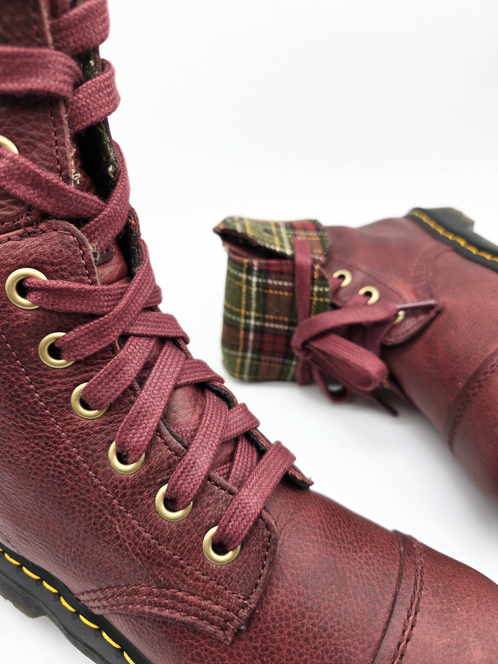 DR. MARTENS AIMILITA TRIUMPH BURGUNDY PLAID