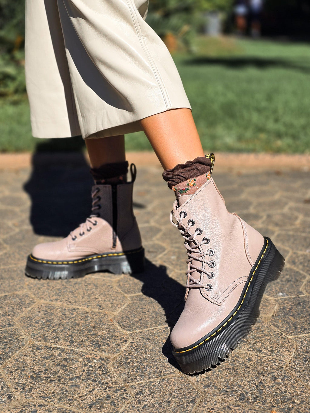 DR. MARTENS JADON TAUPE PISA