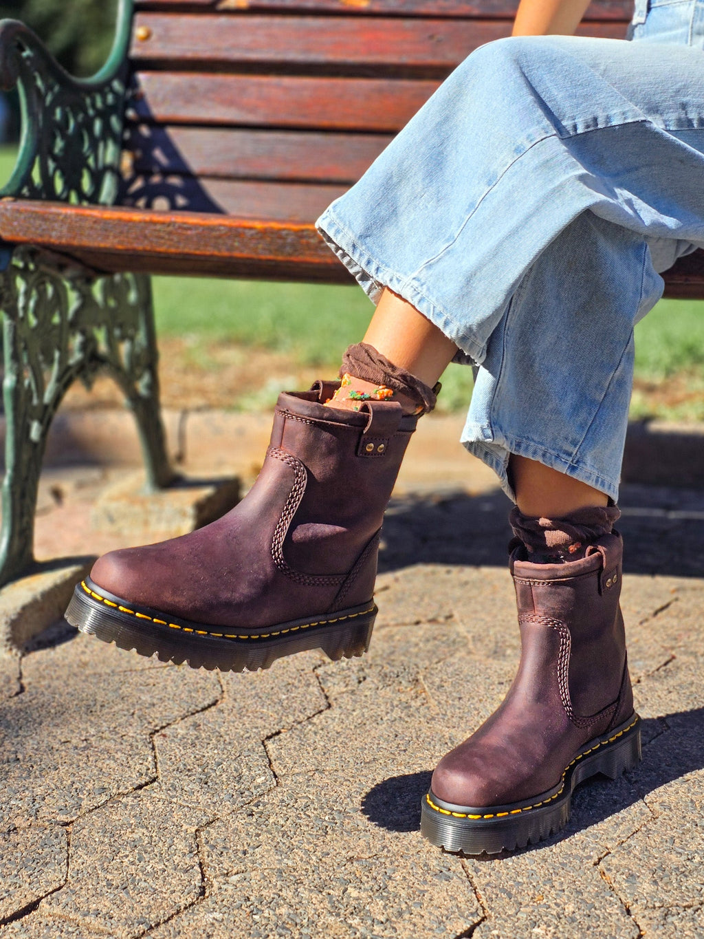 DR. MARTENS ANISTONE LO BROWN