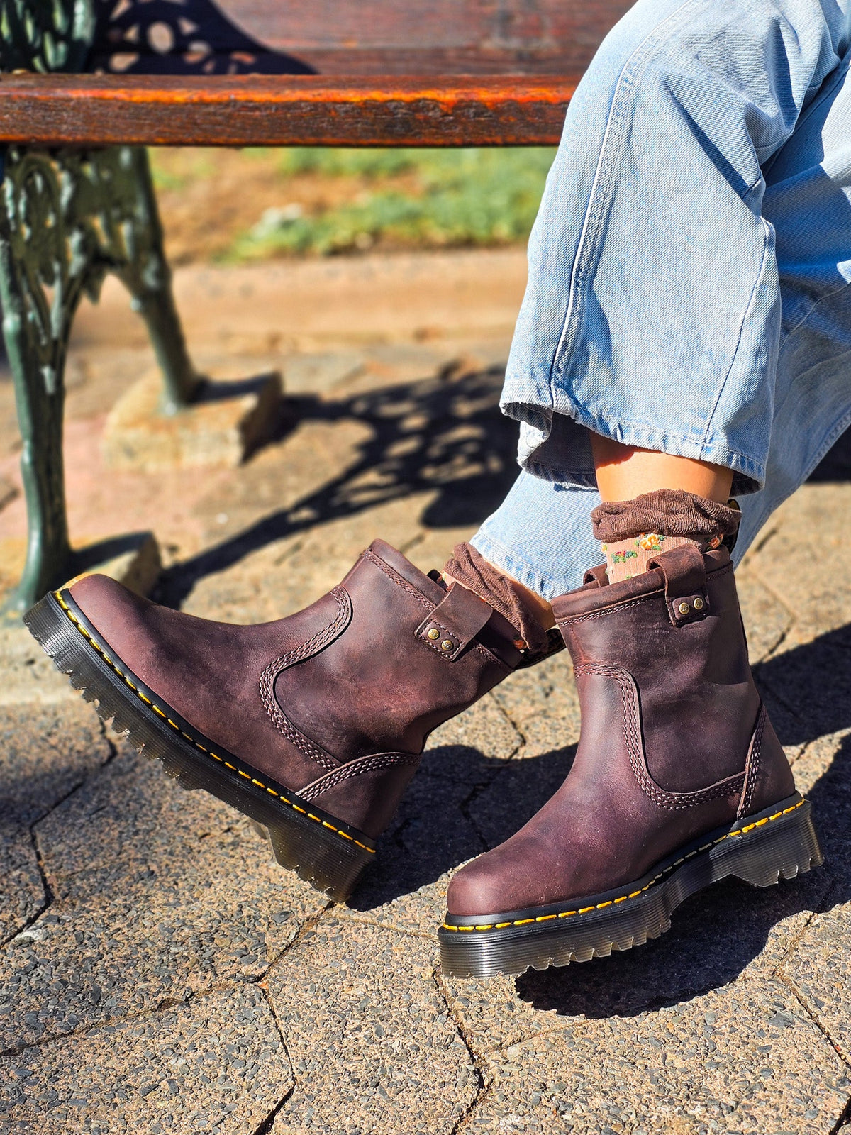 DR. MARTENS ANISTONE LO BROWN
