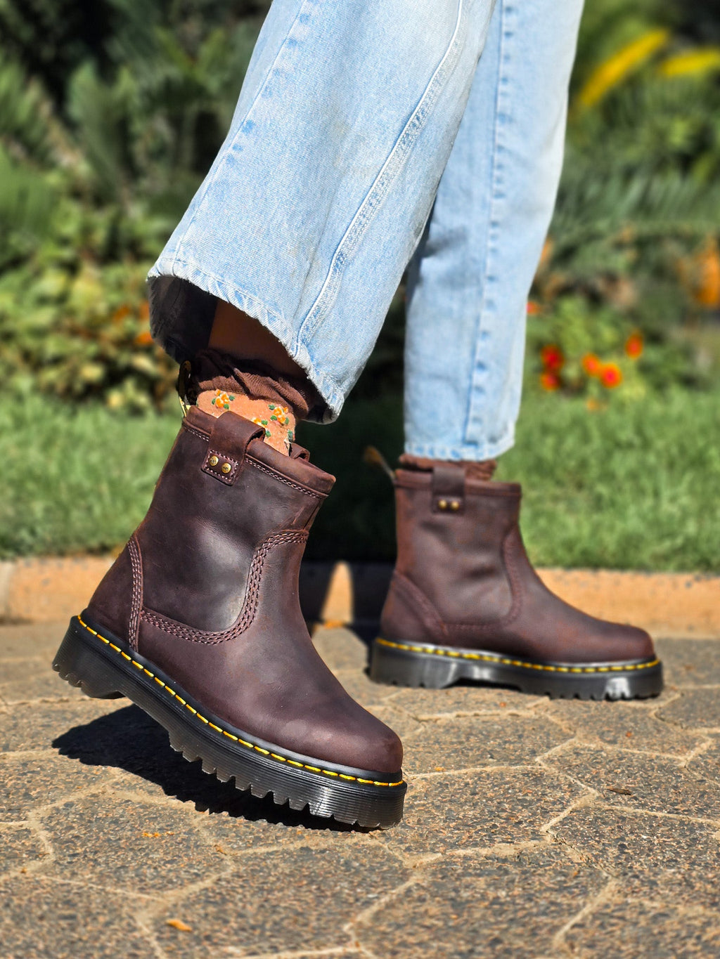 DR. MARTENS ANISTONE LO BROWN