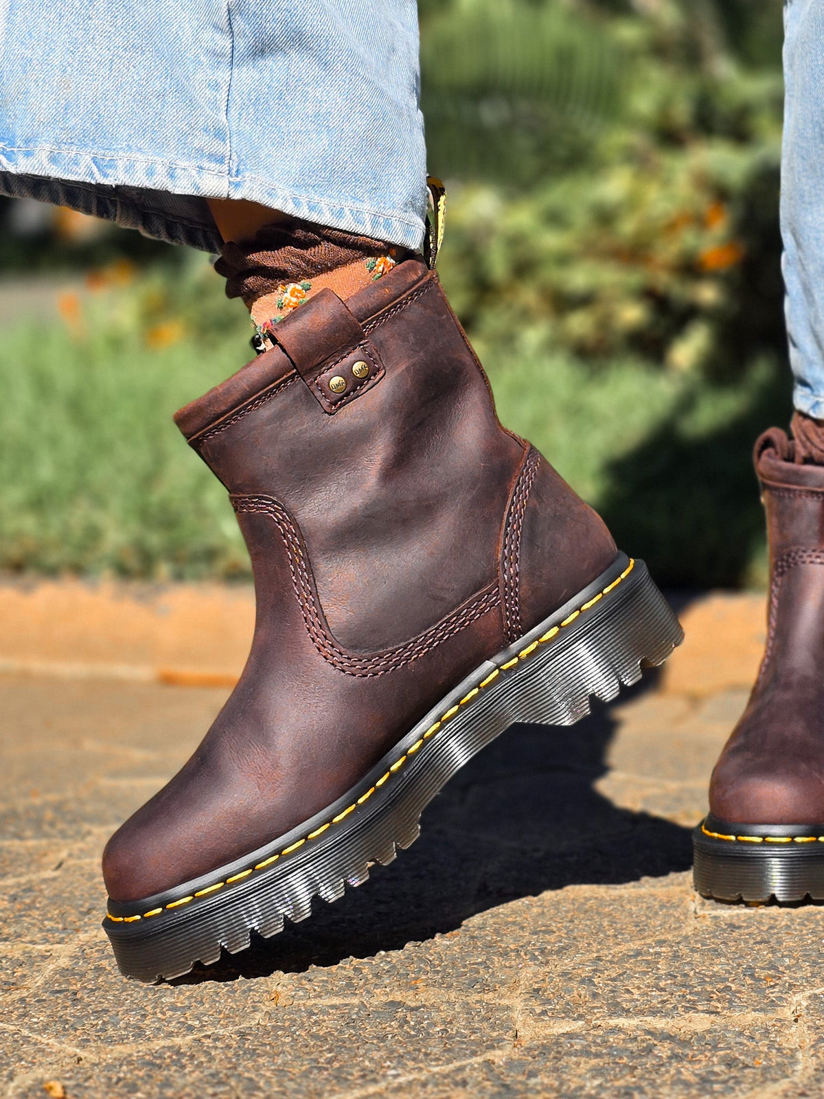 DR. MARTENS ANISTONE LO BROWN