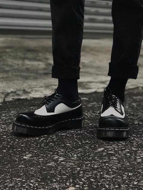 DR. MARTENS 3989 BLACK WHITE
