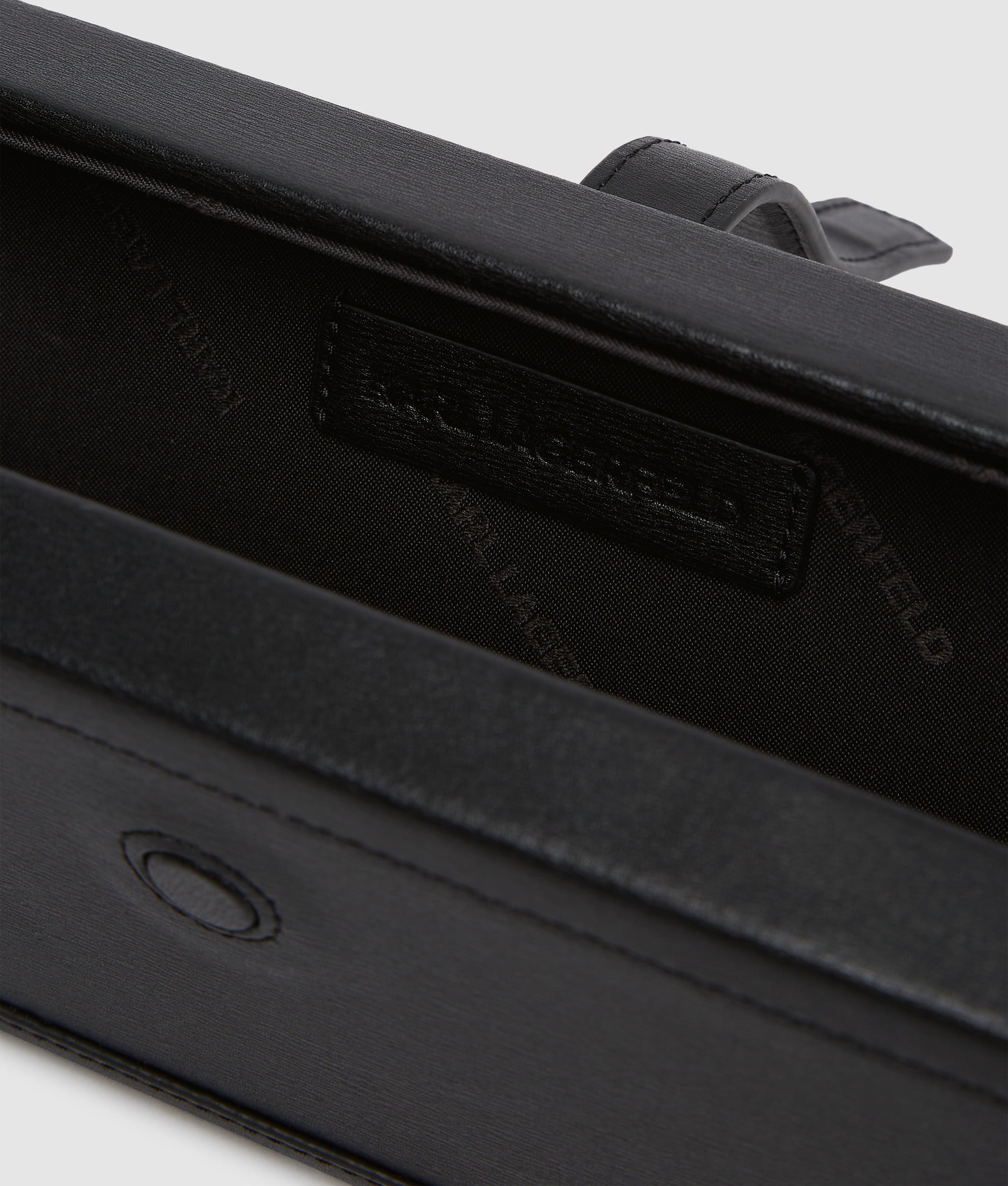 K/Autograph padlock trunk clutch