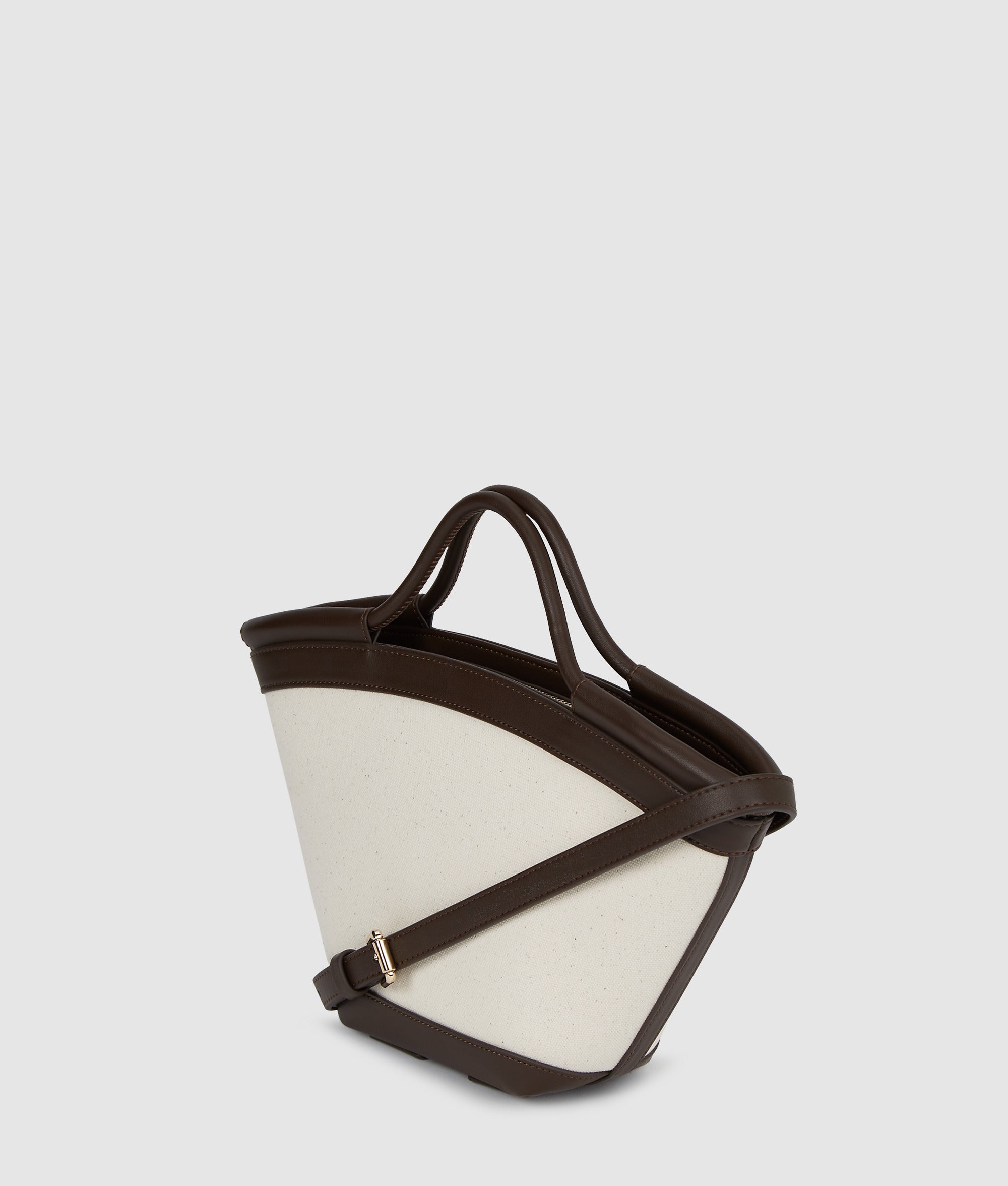 Hotel Karl small beach tote bag
