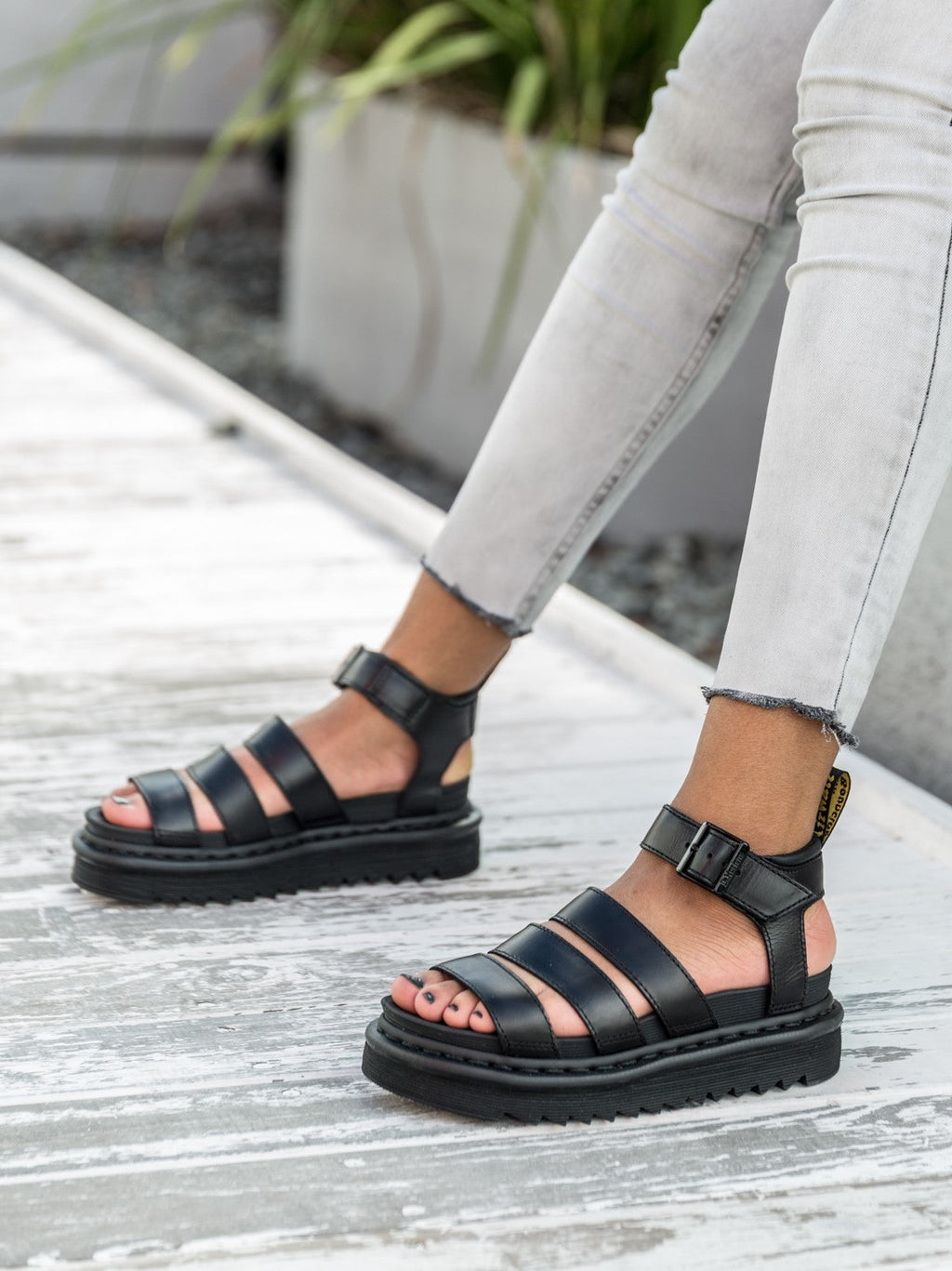 DR. MARTENS BLAIRE SANDAL BLACK BRANDO