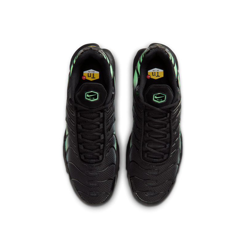 NIKE AIR MAX PLUS