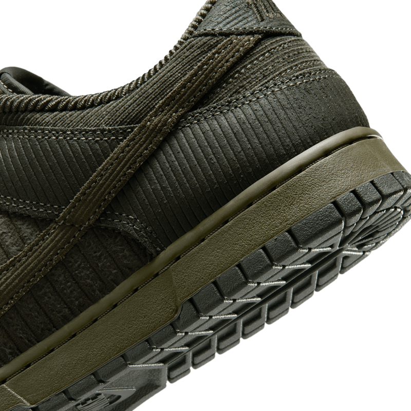 NIKE DUNK LOW RETRO PRM