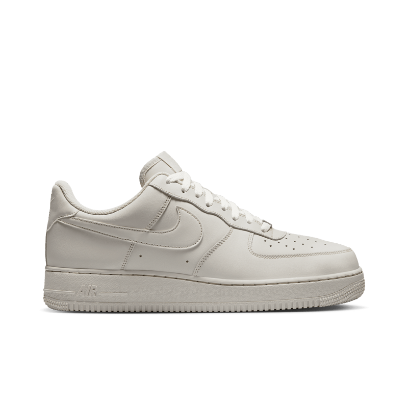 NIKE AIR FORCE 1 '07
