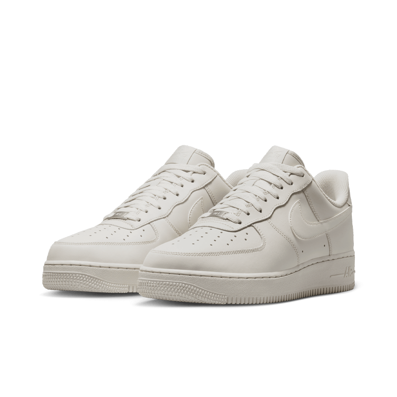 NIKE AIR FORCE 1 '07