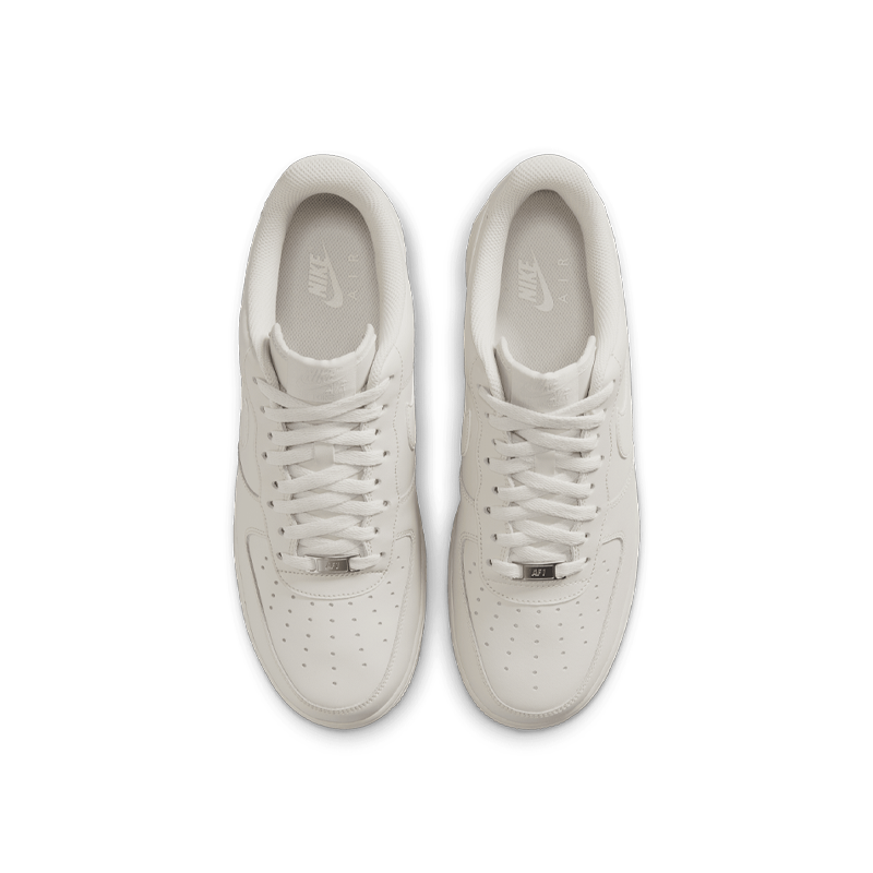 NIKE AIR FORCE 1 '07