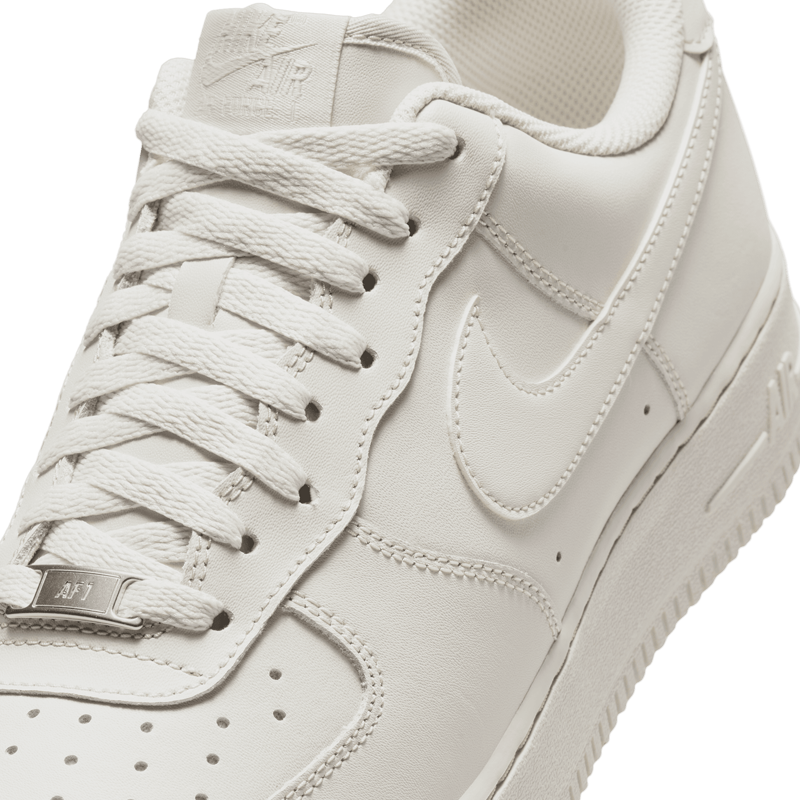NIKE AIR FORCE 1 '07
