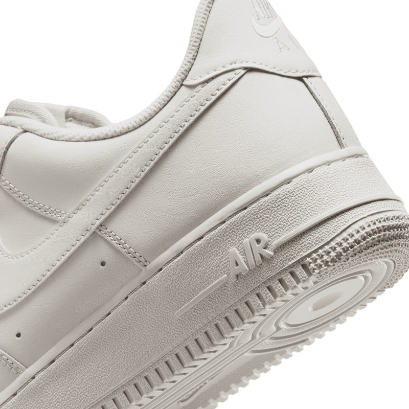 NIKE AIR FORCE 1 '07
