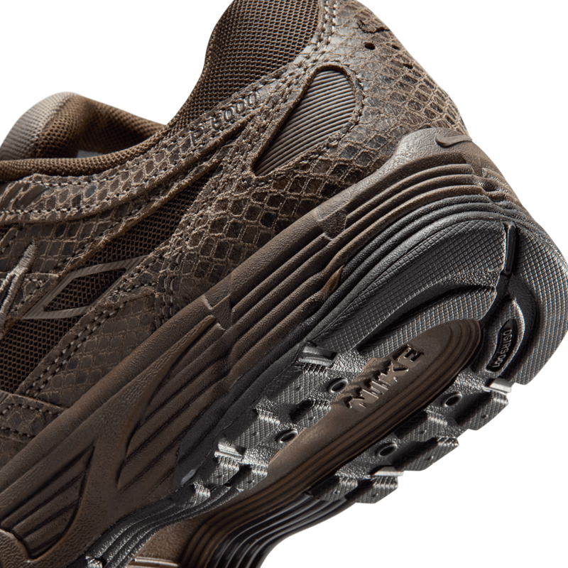 NIKE P-6000 SE (W)