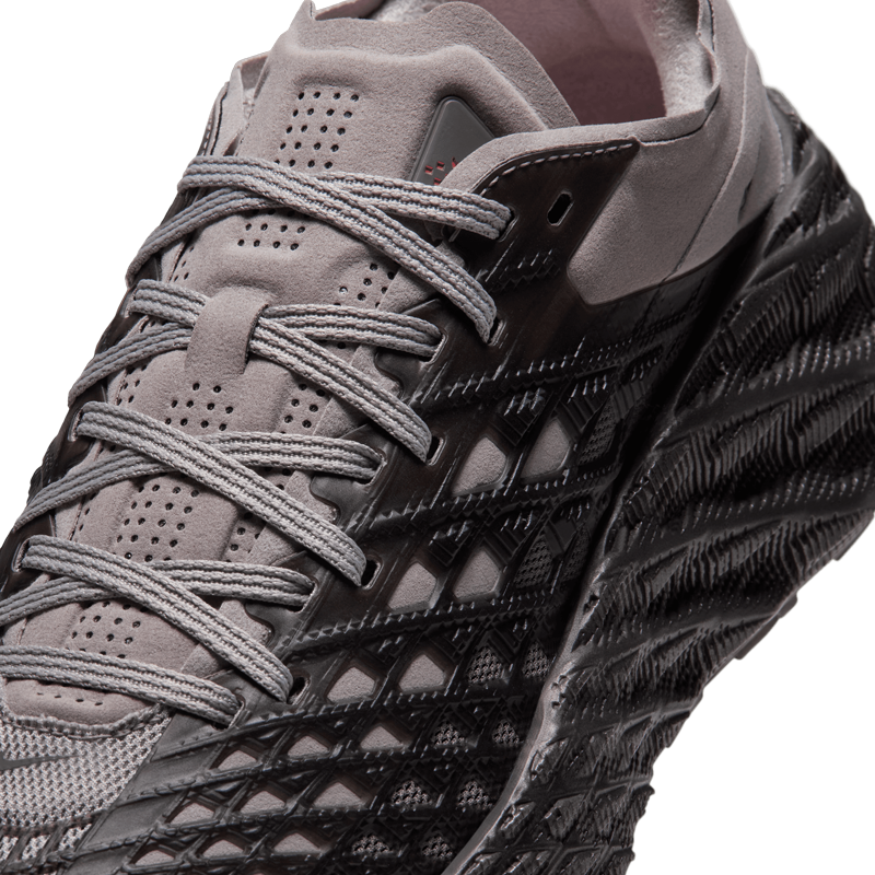 NIKE AVA EDGE