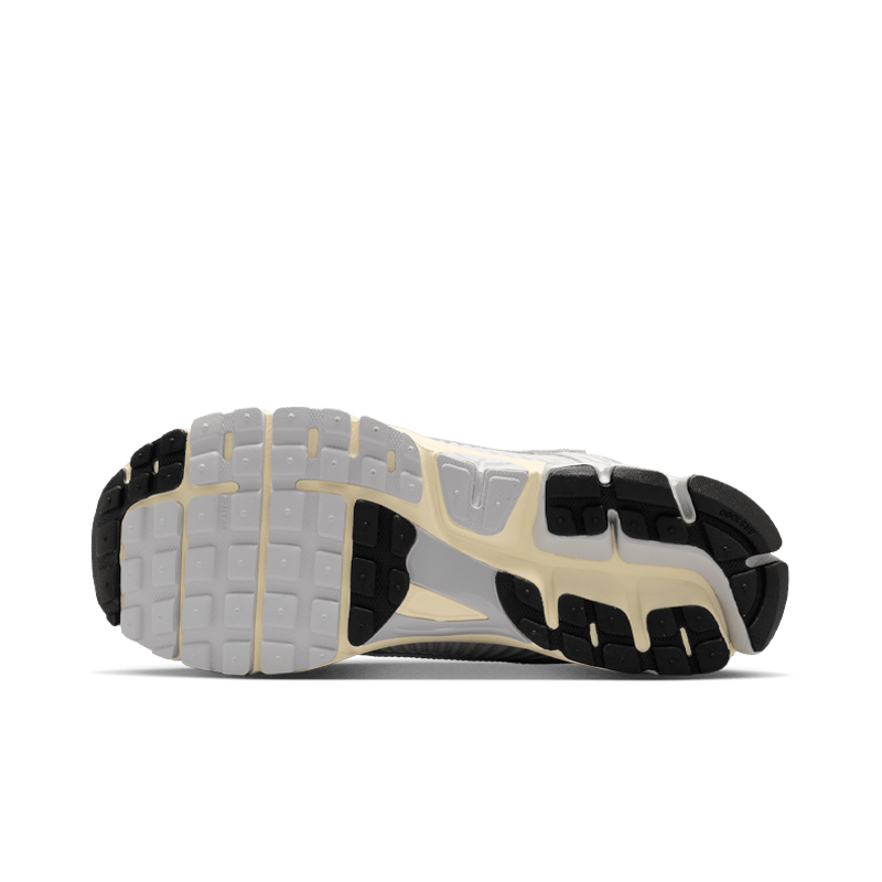 NIKE ZOOM VOMERO 5
