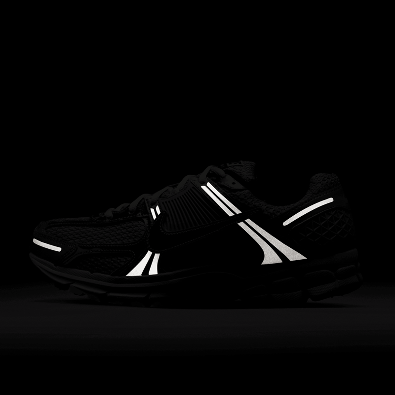 NIKE ZOOM VOMERO 5
