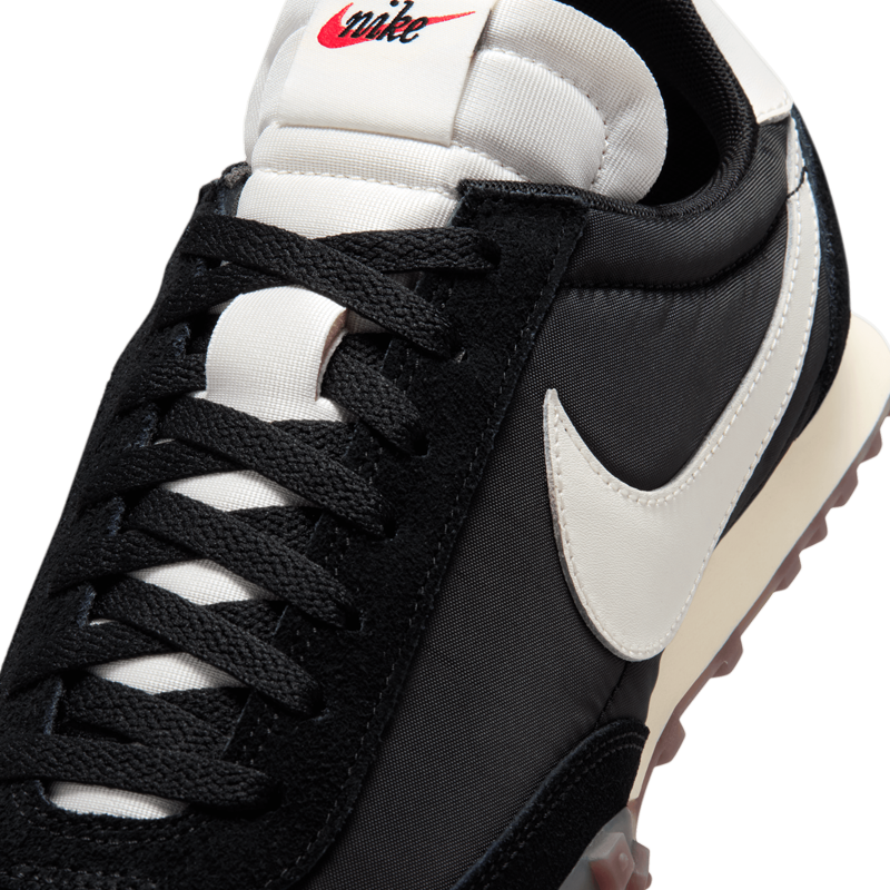 NIKE WAFFLE RACER