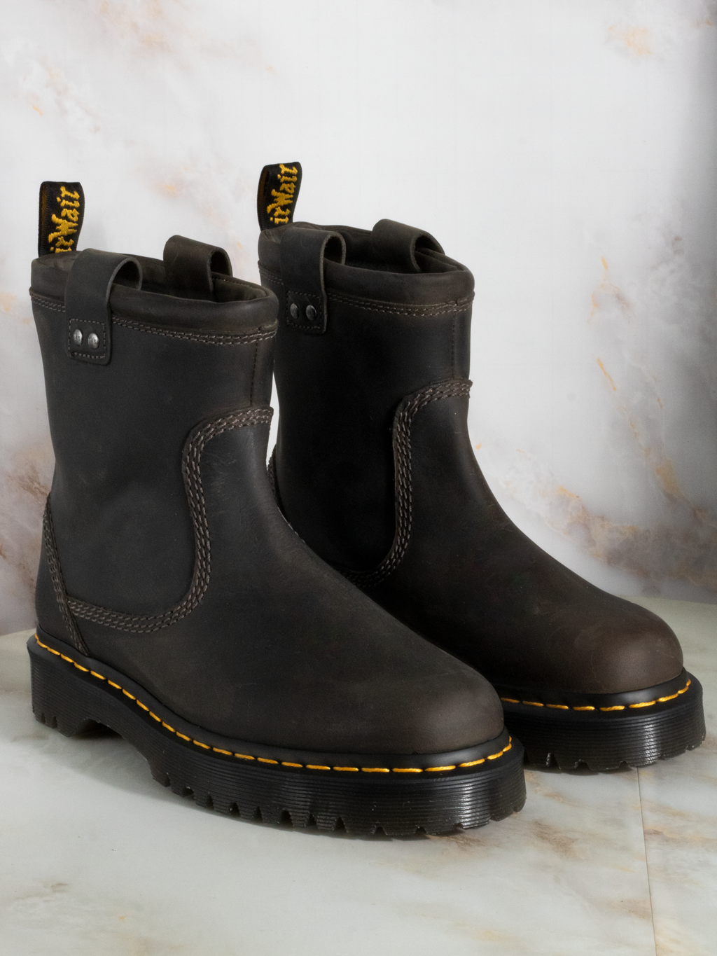 DR. MARTENS ANISTONE LO BROWN-GREY