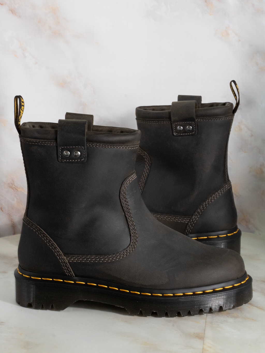 DR. MARTENS ANISTONE LO BROWN-GREY