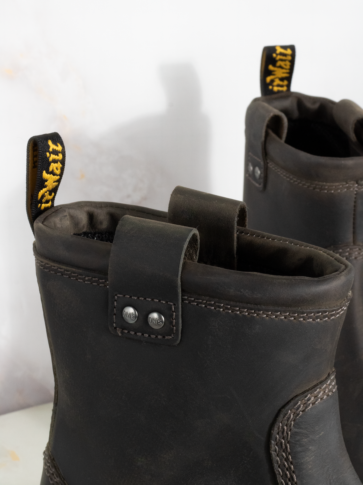 DR. MARTENS ANISTONE LO BROWN-GREY