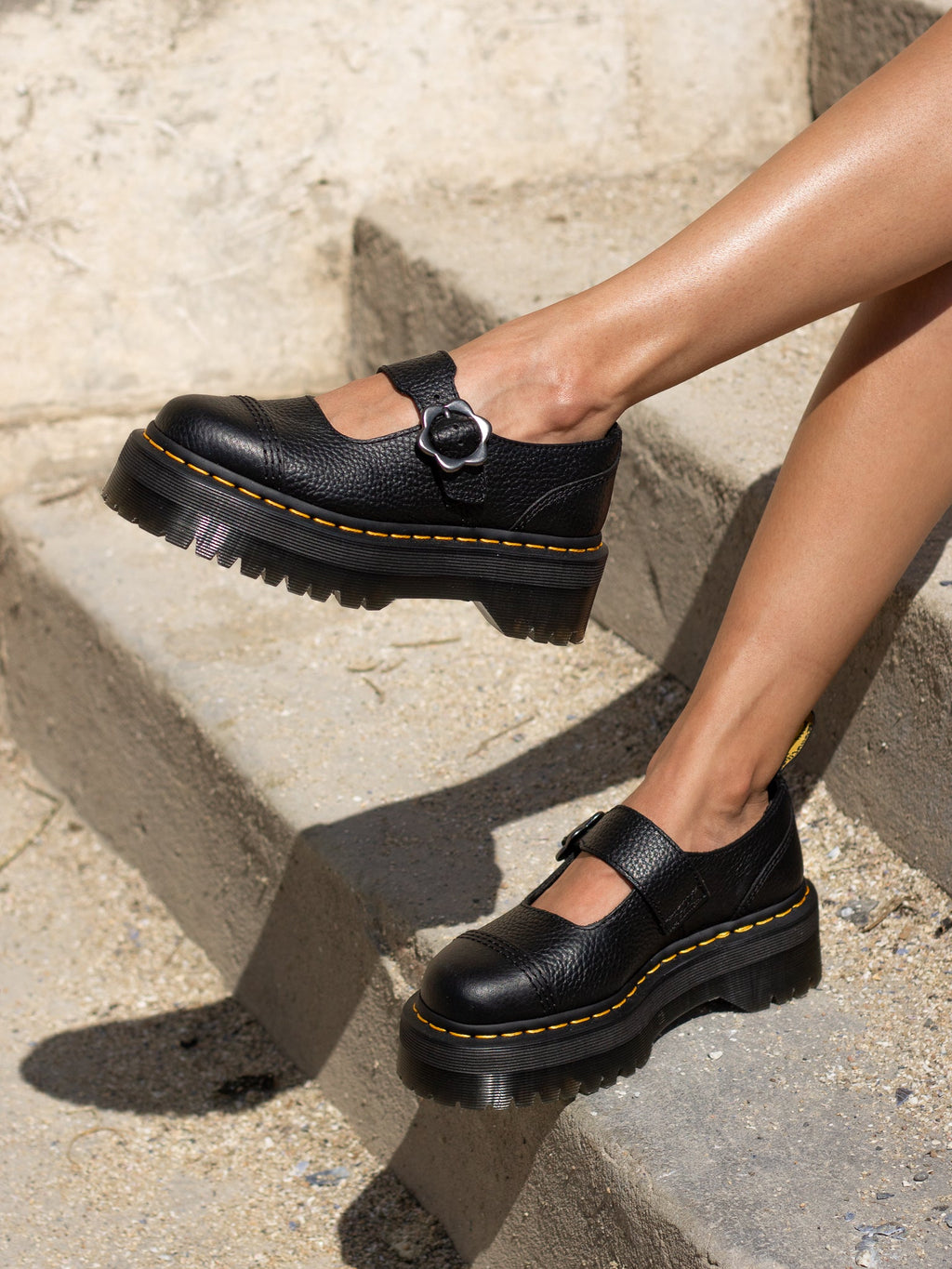 DR. MARTENS ADDINA FLOWER MARY JANE BLACK MILLED