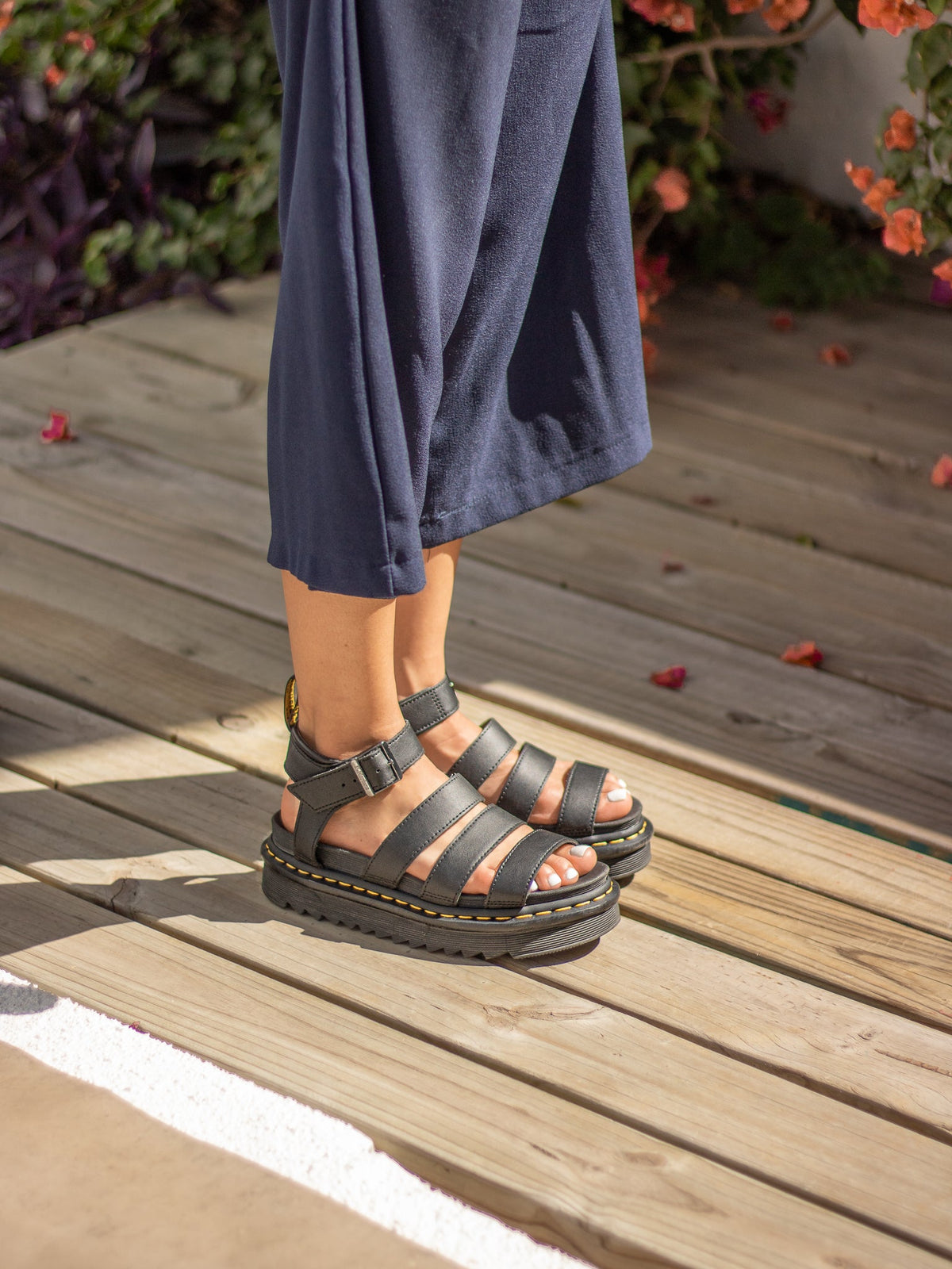 DR. MARTENS BLAIRE BLACK HYDRO