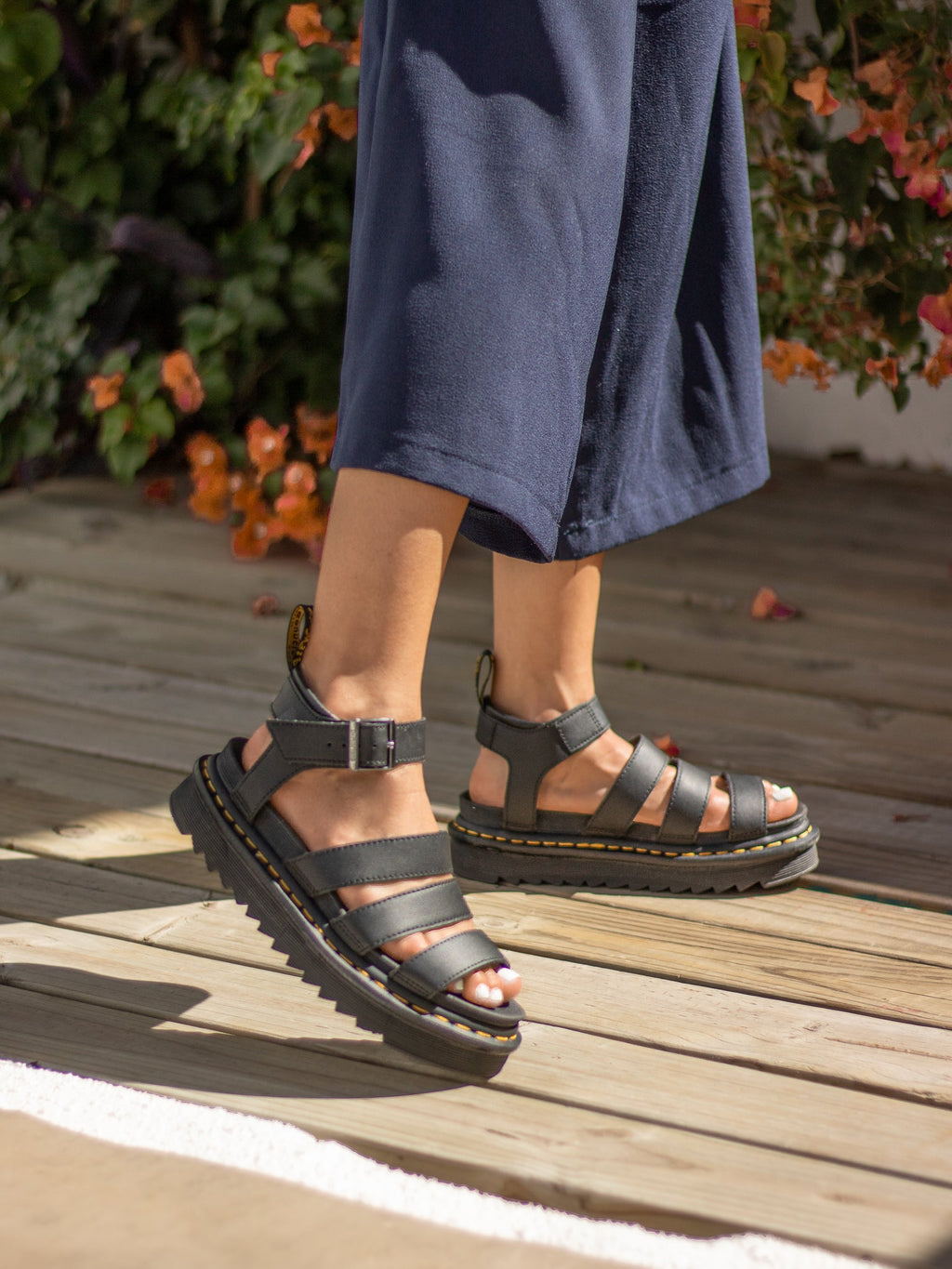 DR. MARTENS BLAIRE BLACK HYDRO