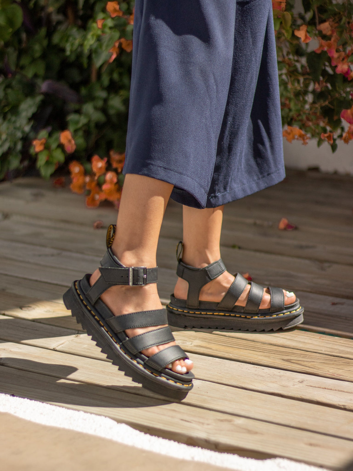 DR. MARTENS BLAIRE BLACK HYDRO