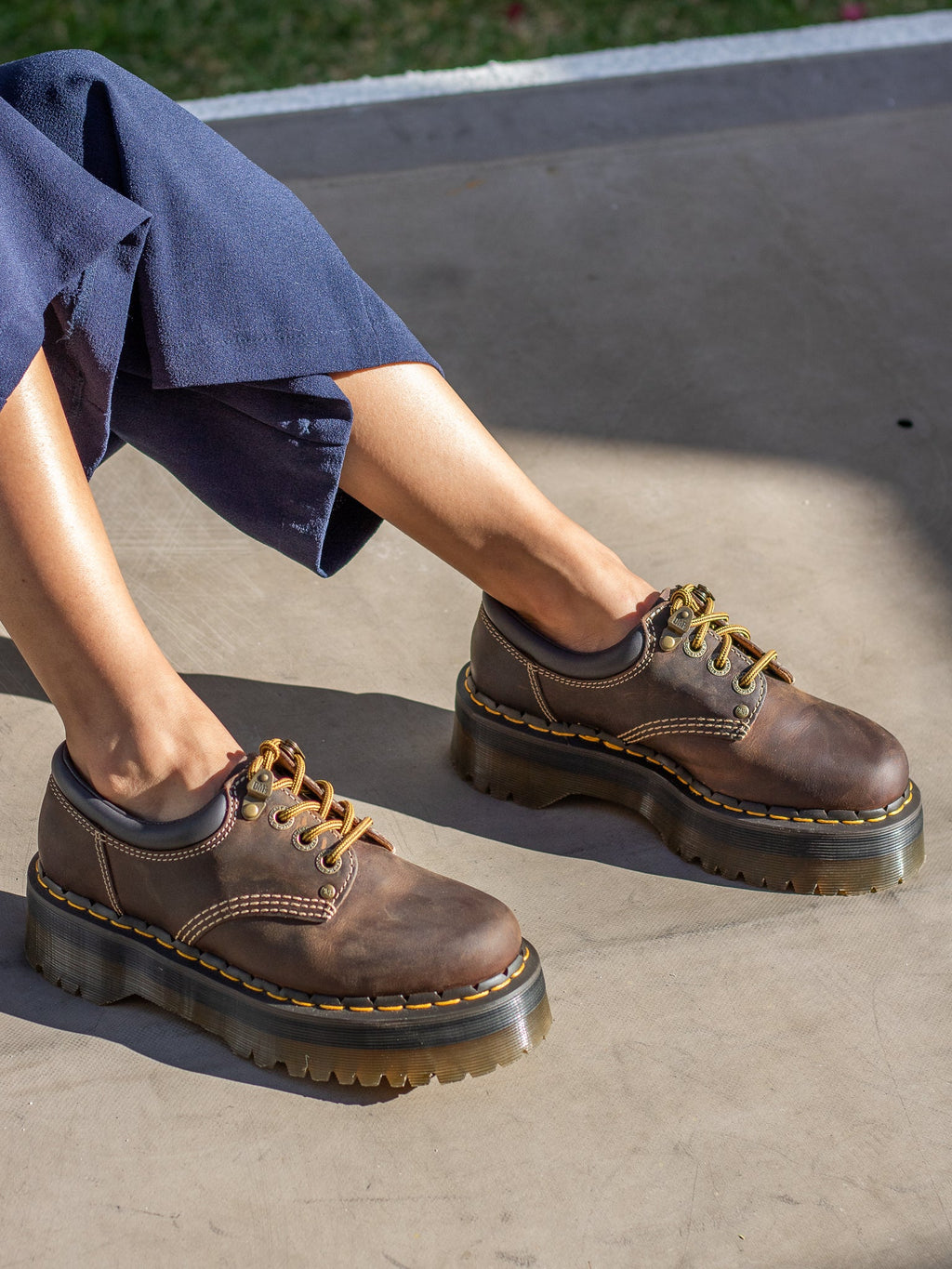DR. MARTENS 8053 QUAD ARC CRAZY HORSE