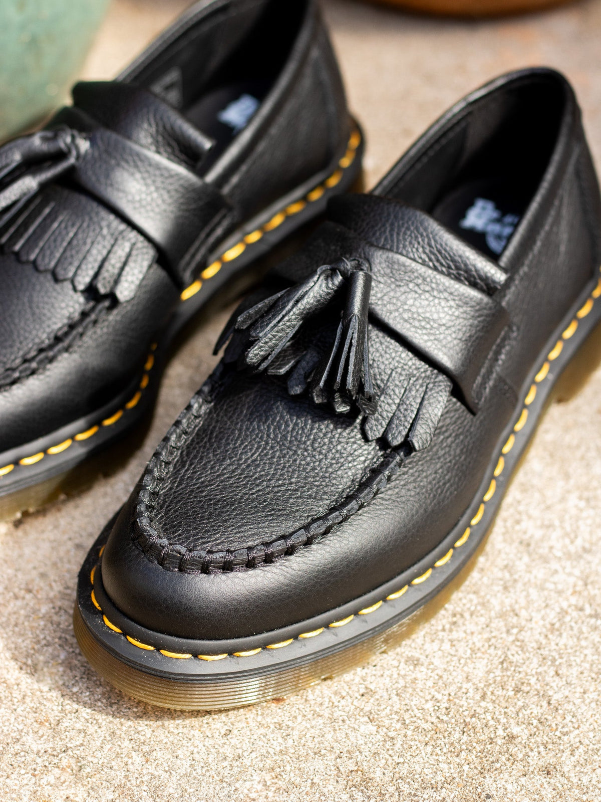 DR. MARTENS ADRIAN BLACK VIRGINIA