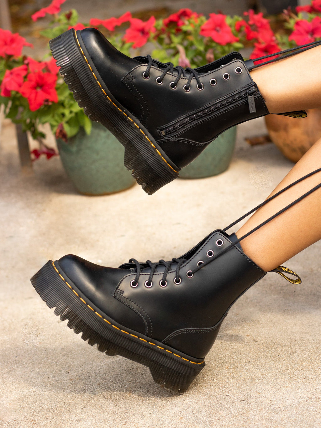 DR. MARTENS JADON BLACK SMOOTH