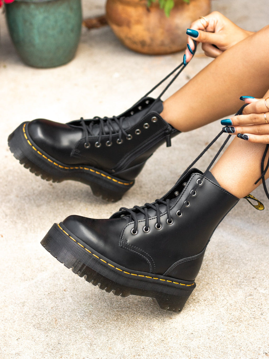DR. MARTENS JADON BLACK SMOOTH