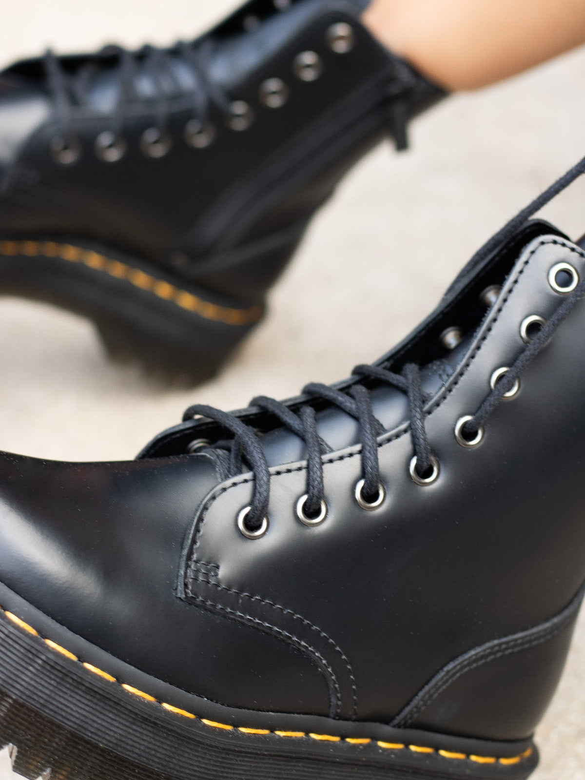 DR. MARTENS JADON BLACK SMOOTH