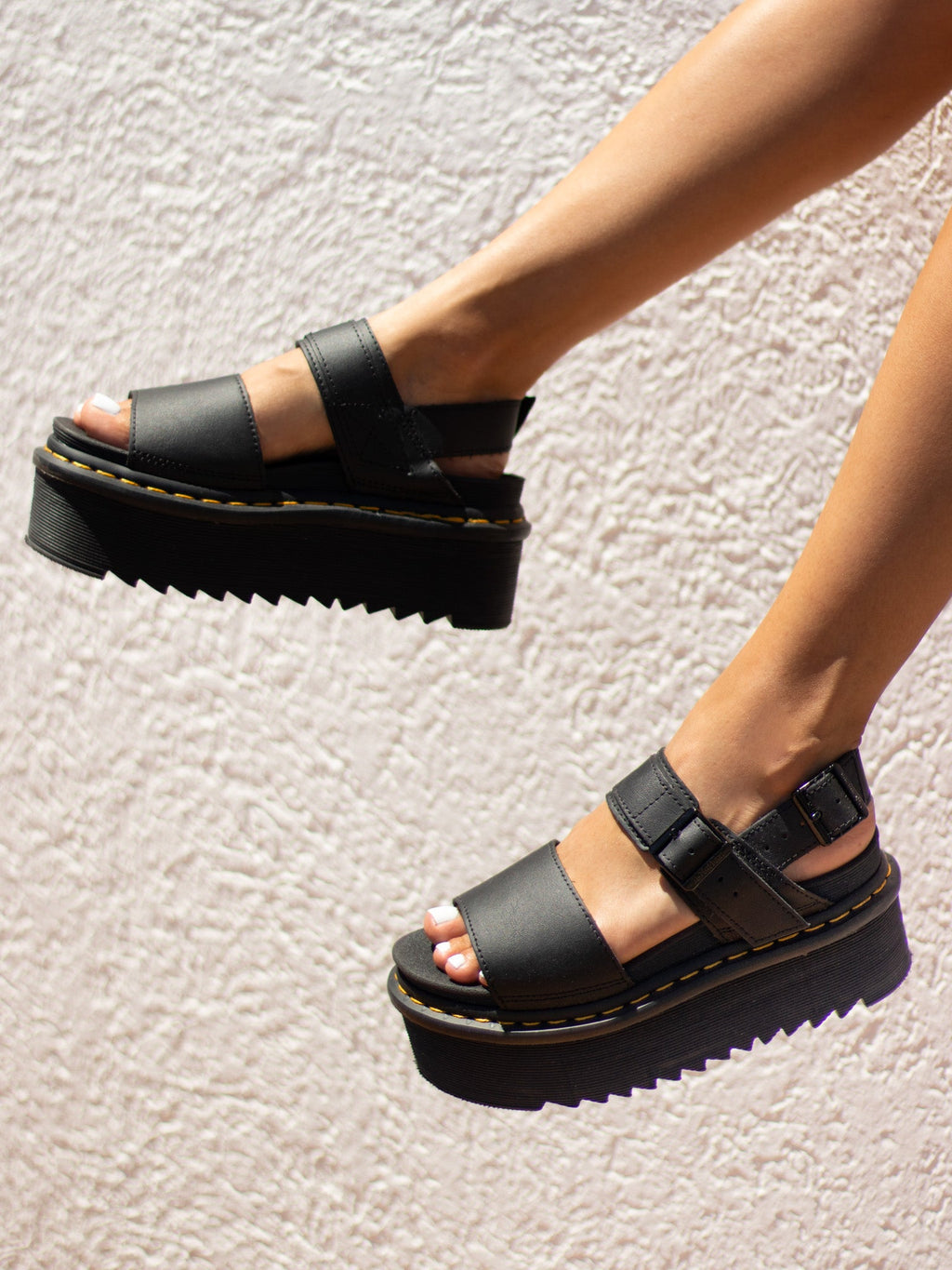 DR. MARTENS VOSS QUAD BLACK