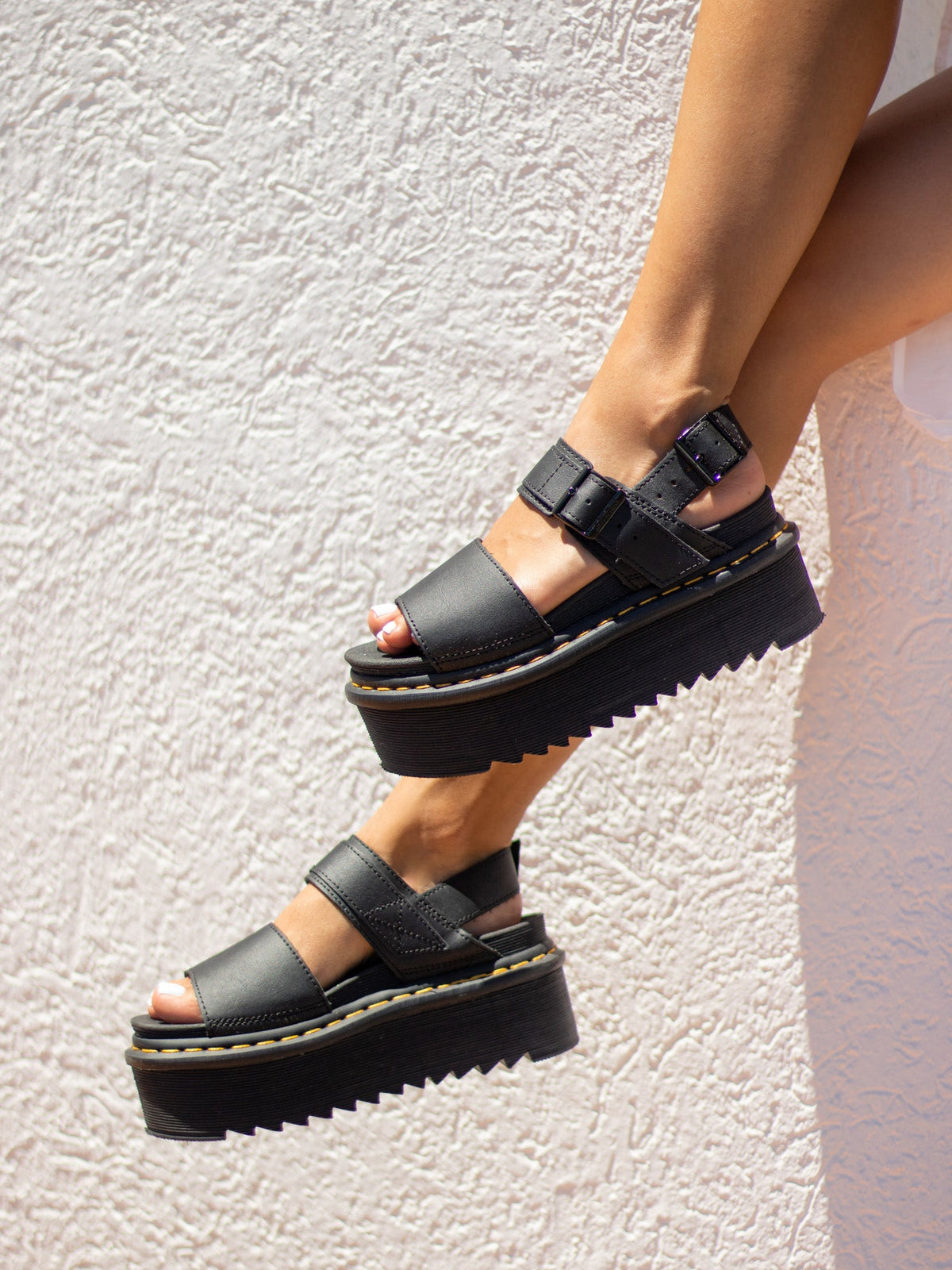 DR. MARTENS VOSS QUAD BLACK