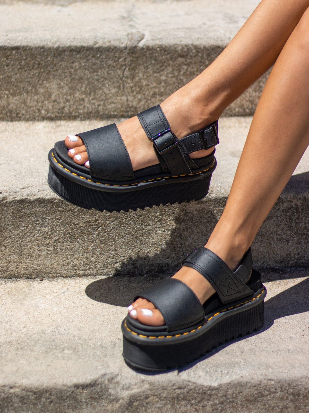 DR. MARTENS VOSS QUAD BLACK
