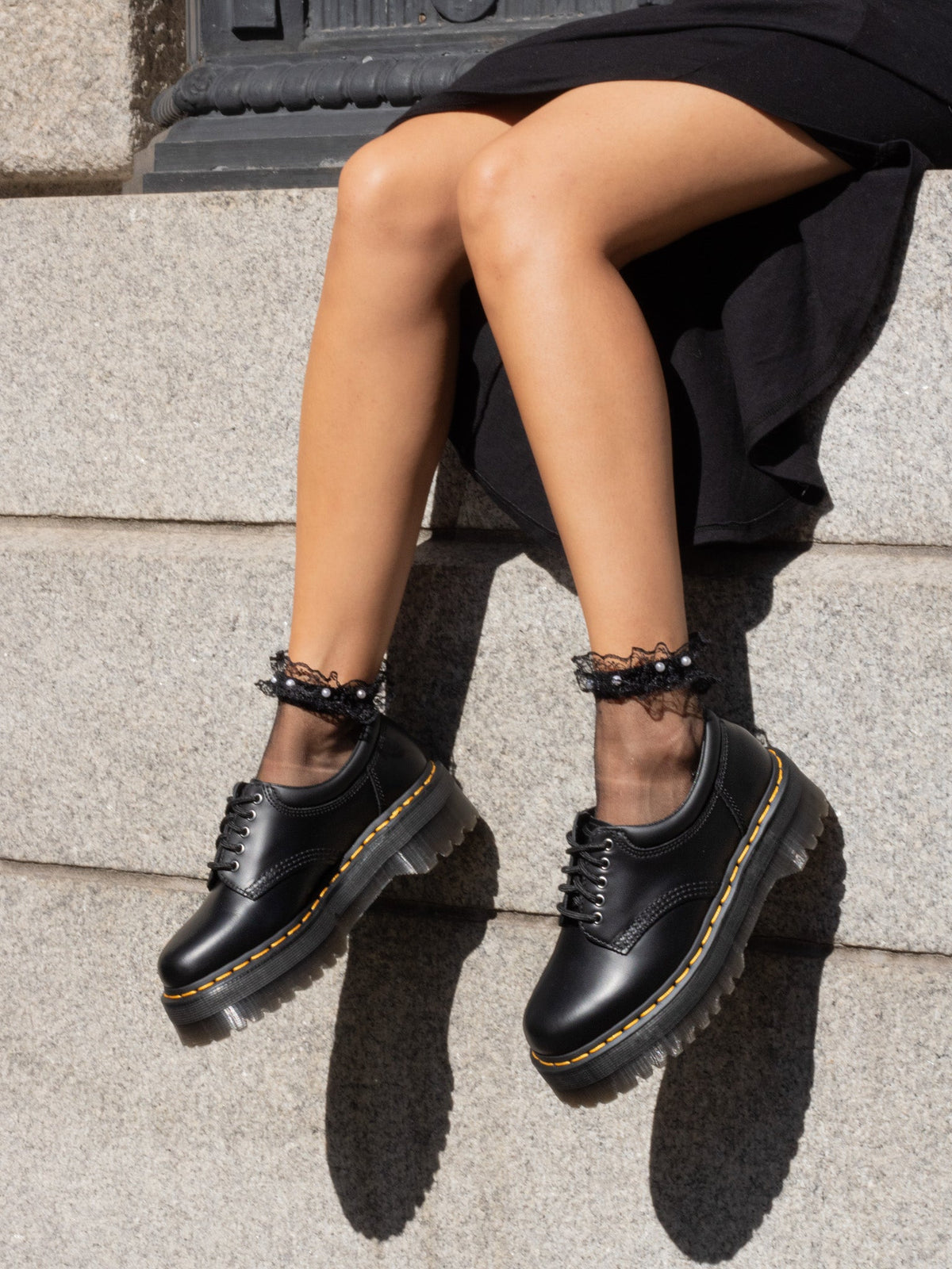 DR. MARTENS 8053 QUAD BLACK SMOOTH