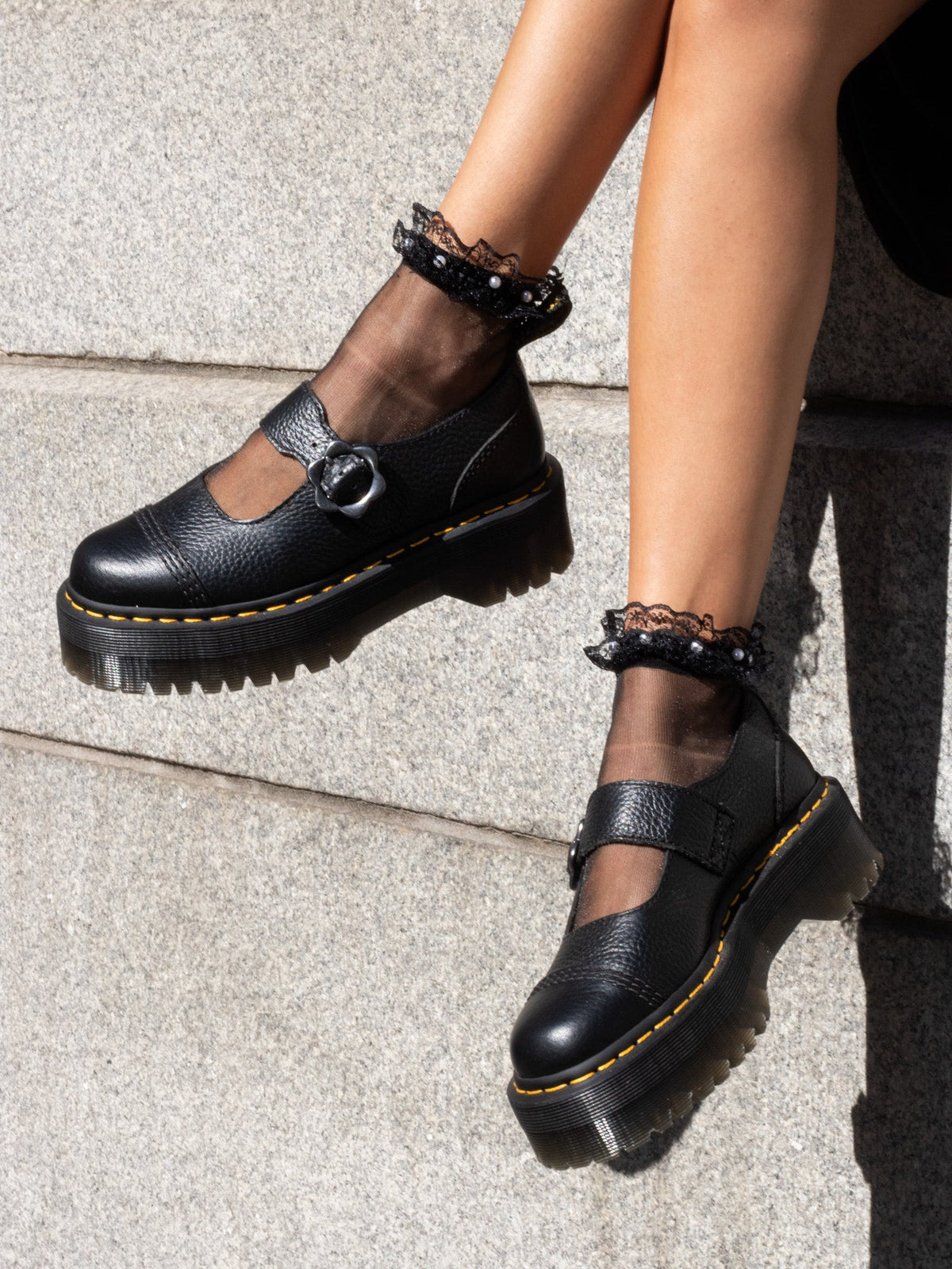 DR. MARTENS ADDINA FLOWER MARY JANE BLACK MILLED
