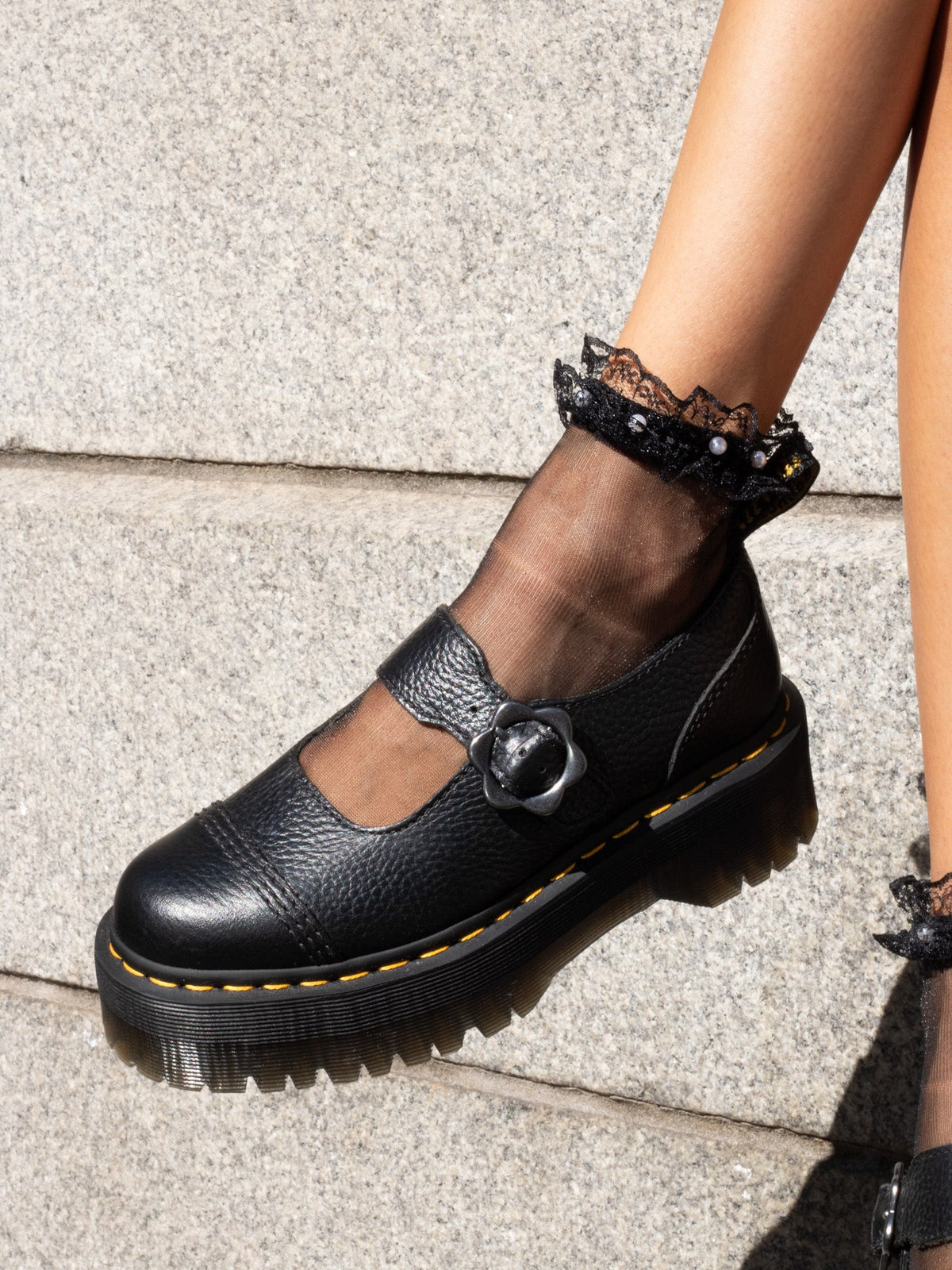 DR. MARTENS ADDINA FLOWER MARY JANE BLACK MILLED
