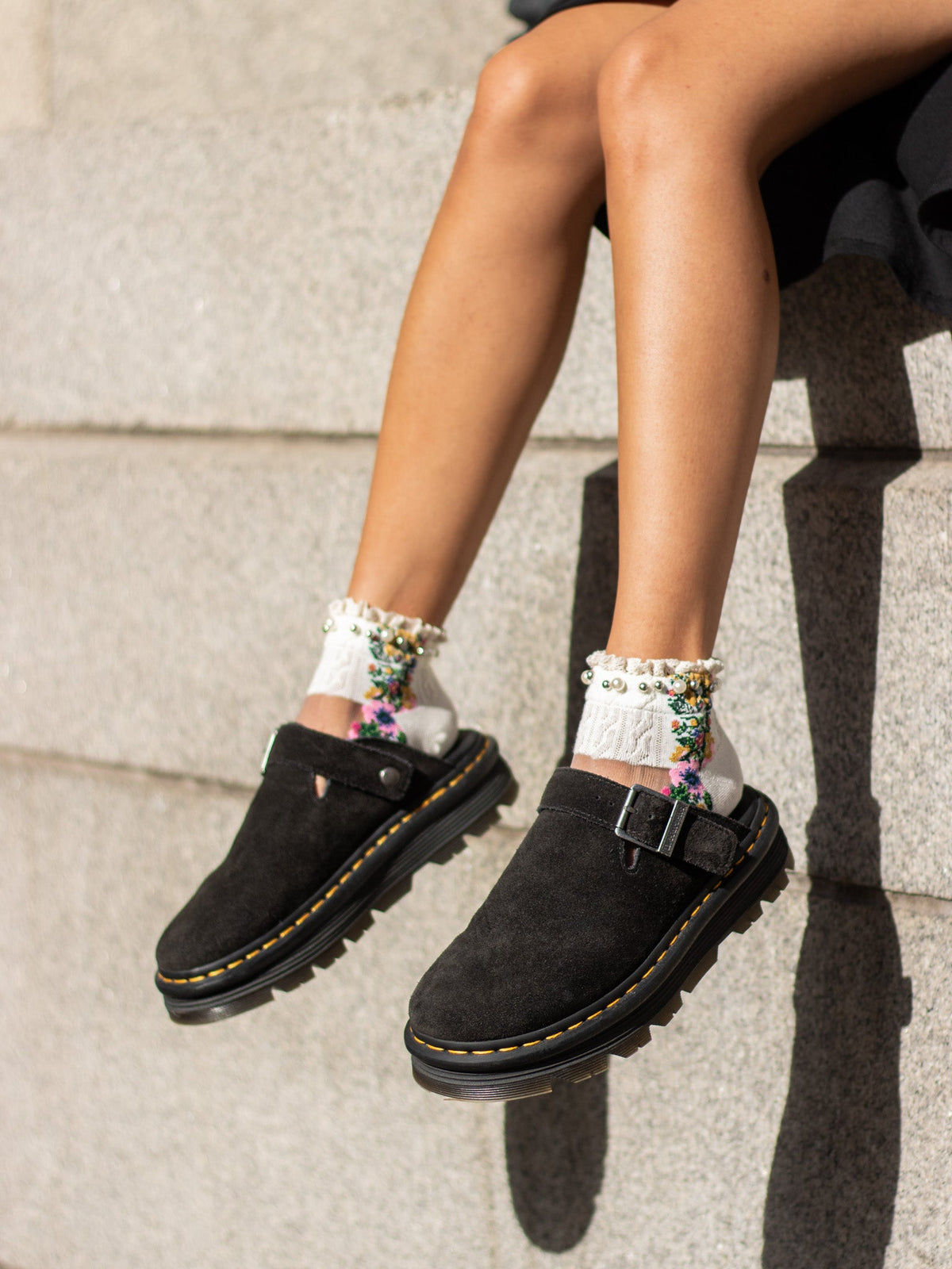 DR. MARTENS ZEBZAG BLACK SUEDE