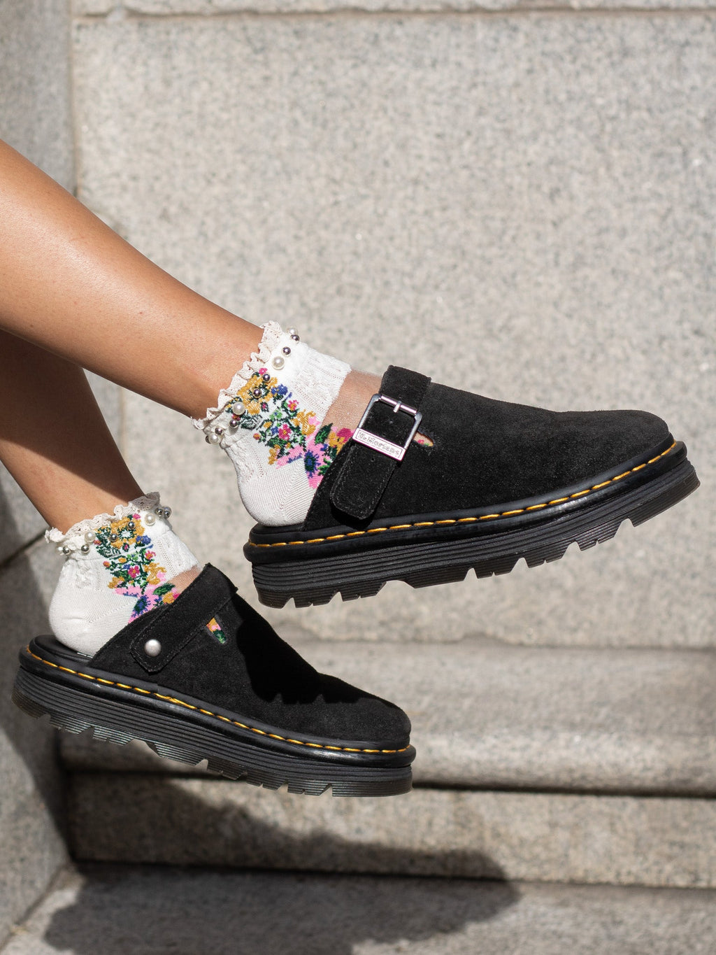 DR. MARTENS ZEBZAG BLACK SUEDE
