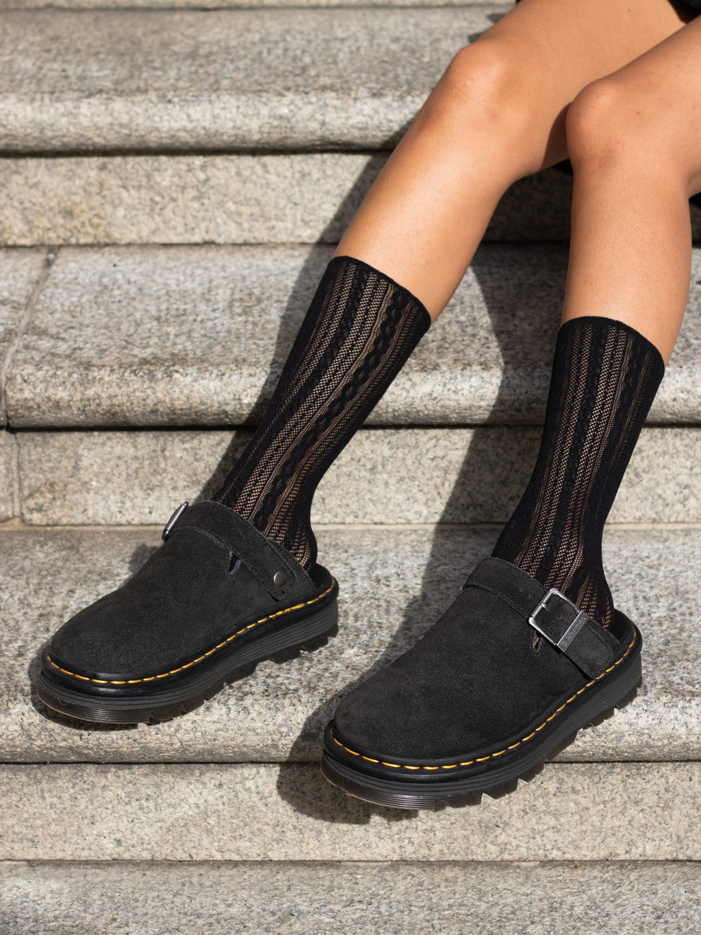 DR. MARTENS ZEBZAG BLACK SUEDE