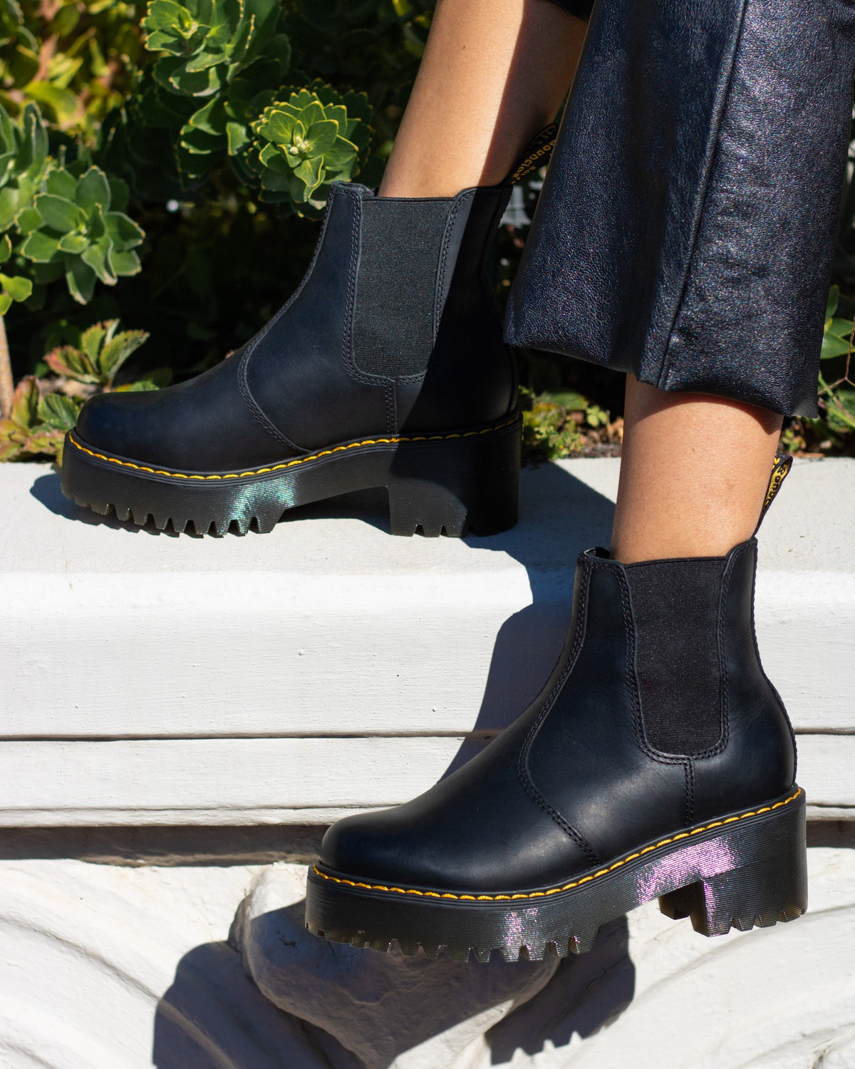 DR. MARTENS ROMETTY BLACK WYOMING