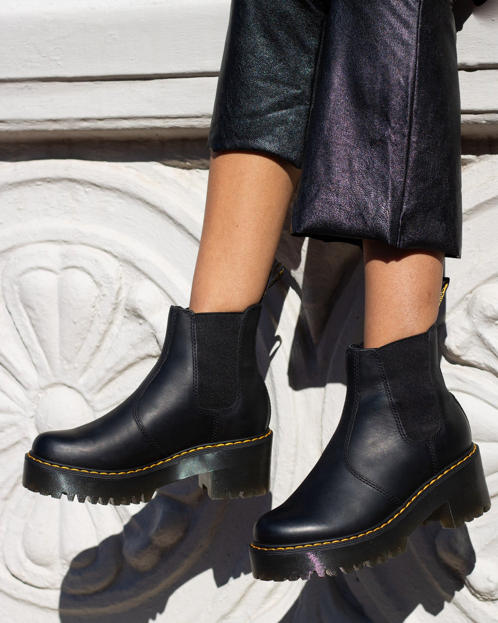 DR. MARTENS ROMETTY BLACK WYOMING